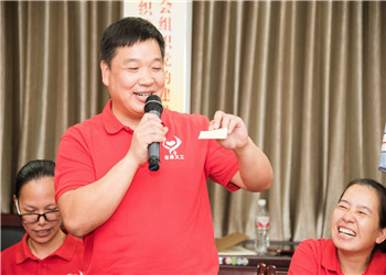 陈斌：公益是一种信仰  ，何乐不为  ？