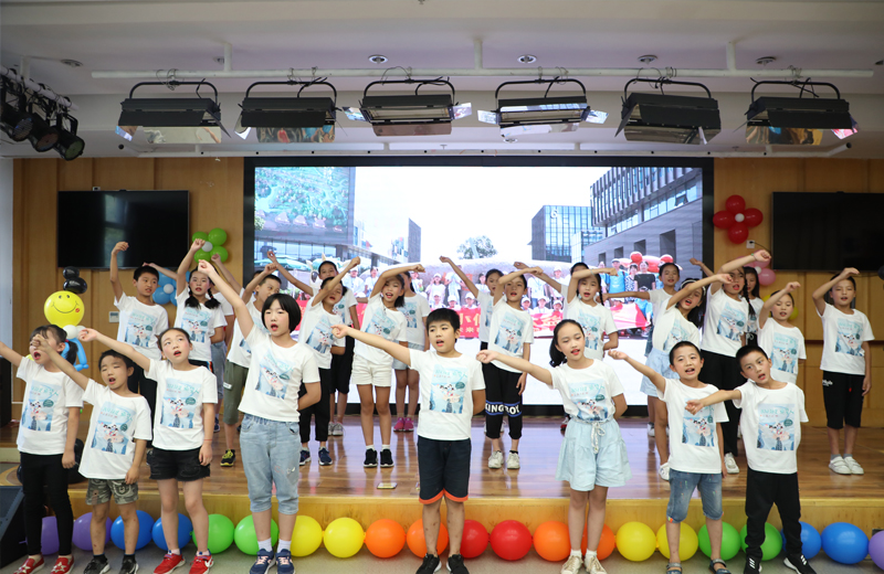 2019年8月17日 ，wnsr威尼斯二建“我们都是追梦人”小候鸟公益夏令营圆满落幕。
