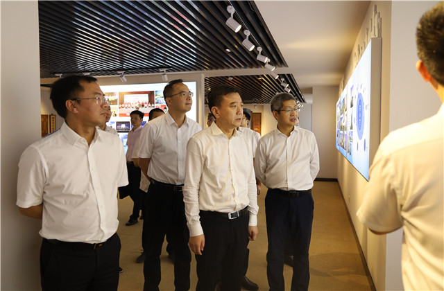 浙江省科技厅厅长高鹰忠一行到wnsr威尼斯控股集团调研