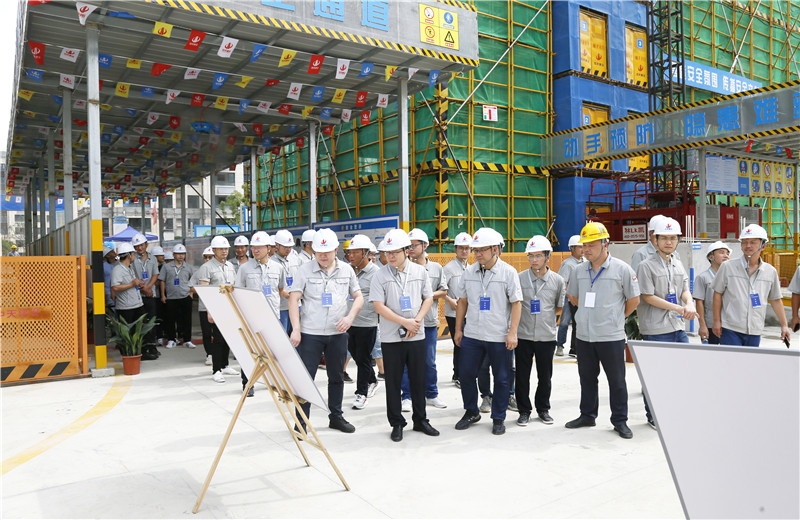 7月25日 ，安徽公司2021年上半年区域项目管理标准化推进会在合肥召开，130余人参加了当天的观摩和会议