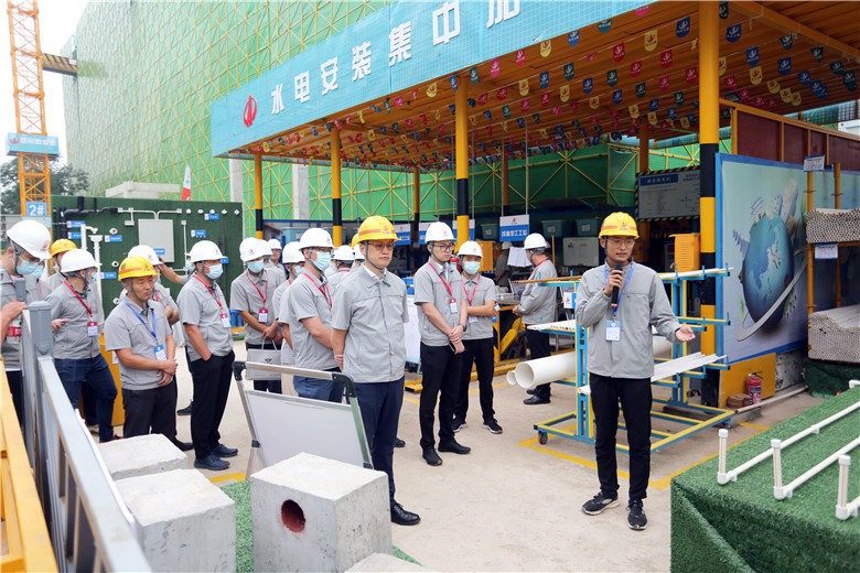 2021年9月29日  ，wnsr威尼斯九建承办的以“深入实施质量提升行动 大力推进质量强国建设”为主题的郑州市2021年质量月工程质量提升推进现场会在建业梅苑项目召开 。